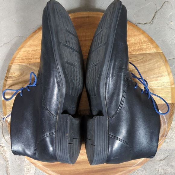 COLLECTION by Clark's Chelsea Ankle Boots Black Leather Men's Size 10 Blue Laces - Picture 7 of 12